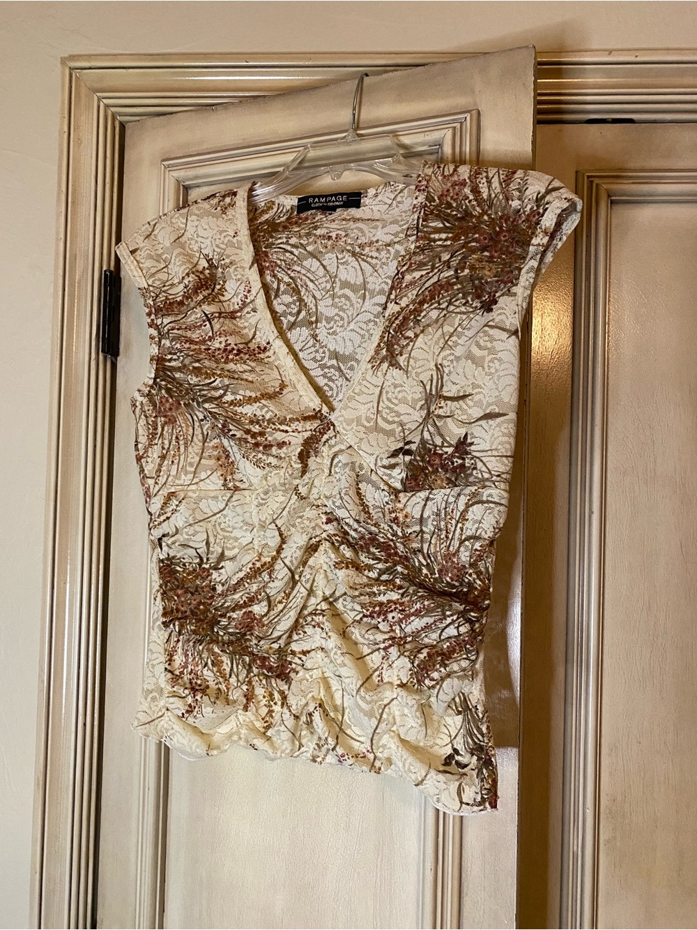 Rampage Cream Floral Lace Wrap Top – Women's Size L – Sleeveless V-Neck NWOT